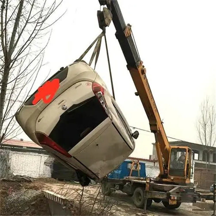 雷鸣镇随时待命，吊车24小时道路救援服务全解析